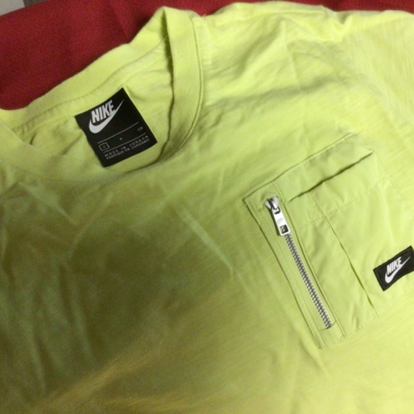 NIKE shirt - Picture 2 of 2
